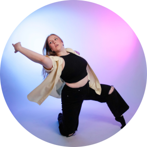 Contemporary avoin alkukausi ti klo 20.00, Elina